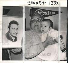 1959 Press Photo Mrs. Herminia Lleo Urrutia & granddaughter Victoria in New York picture