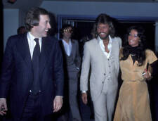 David Frost, Robin Gibb, Barry Gibb & wife Linda Gibb at the t - 1978 Old Photo picture