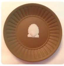 WEDGWOOD JASPERWARE BROWN SHELL FLUTED TRAY~TAUPE 1984 RARE TRINKET DISH VINTAGE picture