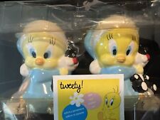 Looney Tunes Sylvester and Tweety Bird ~ Hugs ~ Salt & Pepper Shakers Gibson S&P picture