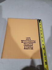 Sh 1971 Badger YEARBOOK   WISCONSIN  year book annual Part II Family Album  picture