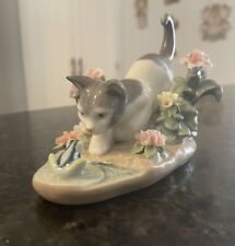 Lladro “Kitty Confrontation”~Cat Meets Frog~ 3 1/2