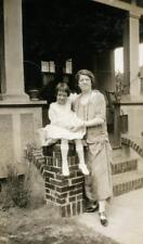 W410 Vtg Photo MOTHER DAUGHTER, KNEE SOCKS, NECKLACE, PORCH c 1920's picture