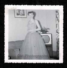 WOMAN BEAUTIFUL FORMAL DRESS LIVING ROOM T.V. OLD/VINTAGE PHOTO SNAPSHOT- L874 picture