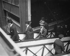 Passengers boarding ocean liner SS Kaiser Wilhelm II in New York City - New 8x10 picture