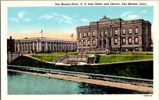 Postcard Des Moines River Post Office Library Des Moines KS Kansas         J-381 picture