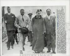 1961 Press Photo King Mohammed greets African summit delegates to Casablanca. picture