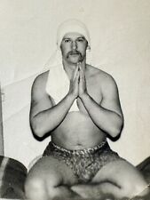 1970s Shirtless Muscular Man Lotus Pose Yogi Guy Gay Int Vintage Photo Snapshot picture