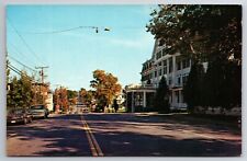 BETHLEHEM,NEW HAMPSHIRE-STREET VIEW-CARS Unposted Postcard chrome picture