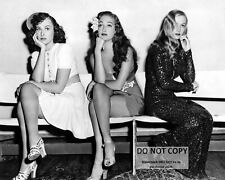 PAULETTE GODDARD, DOROTHY LAMOUR AND VERONICA LAKE  - 8X10 PHOTO (CC-176) picture