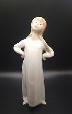 Lladro Vintage Porcelain Girl W/ Hands On Hips Nina Desparapjo Figurine 4154 picture