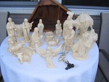 20 PC SET VINTAGE HOLLAND MOLD CERAMIC IVORY PAINTED NATIVITY SET W/WOOD STABLE picture