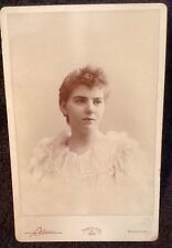 Antique cabinet card photo - Dana studio NYC 1892 young woman picture