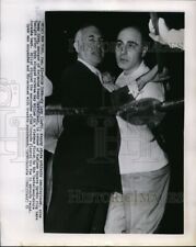 1952 Wirephoto Cy Levy pins Tommy Ryan in corner Madison Square Garden ring 10X8 picture