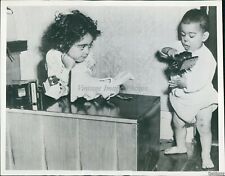 1951 Lorna & Craig Enokian's Toy Banks Smashed By Home Burglar Crime 7X9 Photo picture