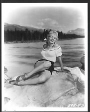 MARILYN MONROE BLONDE ACTRESS CHEESECAKE SEXY LEGS VINTAGE ORIGINAL PHOTO picture