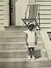 VD Photo Portrait Girl Looking Away From Camera 1939 Steps Chair picture
