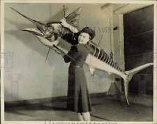 1940 Press Photo Helene Penny looking over marlin swordfish caught off La Jolla picture
