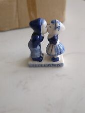 Vintage Miniature HOLLAND Collectible Kissing CoupleSet Of 6 And windmill  picture
