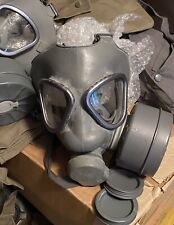 *** FINNISH MILITARY SURPLUS ARMY M 61 GAS MASK WITH CARRY BAG -- picture