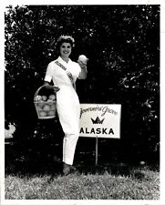 LG935 1963 Orig Horace Sutton Photo FLORIDA CITRUS MODEL Governor's Grove Alaska picture