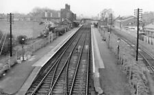 PHOTO  HERTFORDSHIRE  BRIMSDOWN RAILWAY STATION 1961 VIEW NORTHWARD TOWARDS BISH picture