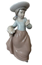 Girl Figurine  With Floral Basket 1988 Beautiful Without Flaw. Nau By Llardro. picture