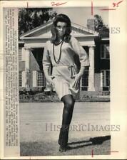 1966 Press Photo Actress Ann-Margret Olsson Responds to Questions about Walking picture