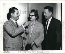 1959 Press Photo Three people speaking - hcb43511 picture