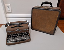 Vintage 1941 Royal Quiet DeLuxe Manual Typwriter & Case - Brown w/ Glass Keys picture