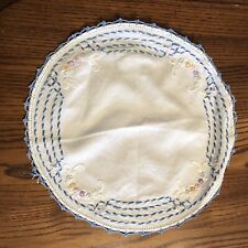 Embroidered Linens 4 Floral Napkins, Round Doily, & 4 Hankies Lot Of 9 Vintage picture