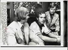 1973 Press Photo Marty Howe, David Clyde and Mark Howe at Houston, Texas Lunch picture