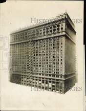 1922 Press Photo Continental and Commercial Trust and Savings Bank building picture