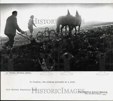 1976 Press Photo Farmers Plowing Field in Croatia, Yugoslavia - tuw06441 picture