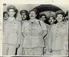 1948 Press Photo King Farouk poses with his Army Chiefs in Cairo, Egypt picture