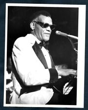 LEGENDARY AMERICAN MUSICIAN GENIUS RAY CHARLES 1975 PETE CALLAHAN Photo Y 206 picture