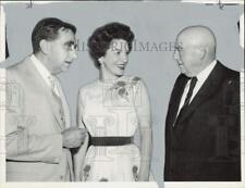 1958 Press Photo Mrs. William Francis talks with Edward Teller and Sam Rayburn picture