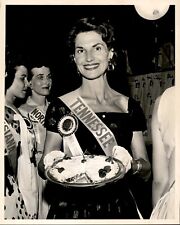 LG3 1960 Orig Mel Kenyon Photo MRS AMERICA BEAUTY CONTEST PAGEANT HELEN WATERS picture