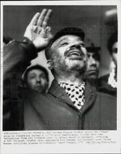 1983 Press Photo PLO Leader Yasser Arafat gives the 