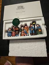 Dept 56 Heritage Village Collection Dickens Carolers on the Doorstep 5570-0 NEW picture