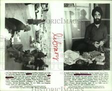 1986 Press Photo Traders and booths at Kabul, Afghanistan's market - hca36508 picture