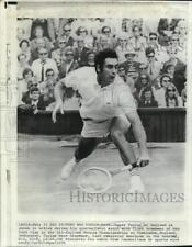 1970 Press Photo Roger Taylor in All-England Tennis Championship at Wimbledon picture