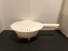Tupperware 3058 White 3 Quart Large Colander With 3106 Strainer Seal 12 Cup picture