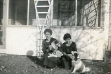 YZ79 Original Vintage Photo TWO WOMEN WITH DOGS c 1923 picture