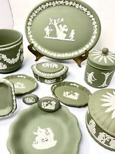 11 Wedgewood Jasperware Lot green white | 2 Brooches, Bowl, Jar, Trinket Dishes picture