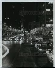 1983 Press Photo Holiday Lights and Traffic, Michigan Avenue, Chicago, Illinois picture