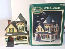 Dickens Collectables 1997 Victorian Series 383-8331  Porcelain Lighted House picture