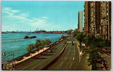 Franklin D. Roosevelt Drive Along the East River, New York - Postcard picture