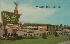 Marion, OH: Holiday Inn motel, great sign & old cars Vintage Ohio hotel Postcard picture