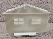 1990's ERTL 1/64 Scale Country Farm Small White Shed/ Building & Tab Clip picture